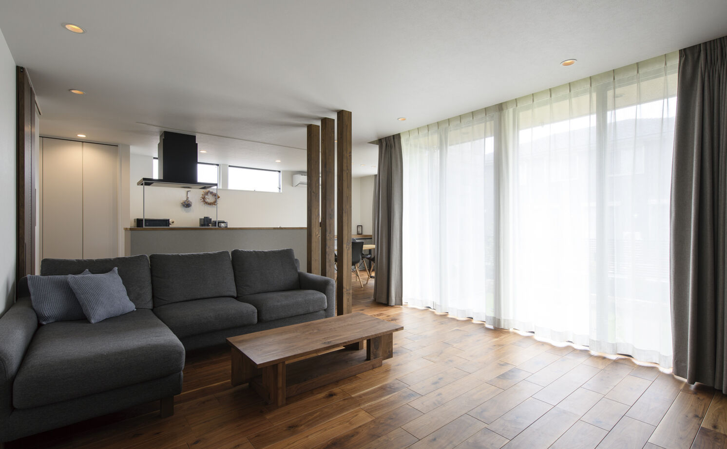 アールギャラリー(アールプランナー)  【ハイグレード/ビルトインガレージ/50坪台/シンプルモダン/理想の間取り】趣味と共に暮らす、非日常空間の建築実例画像8