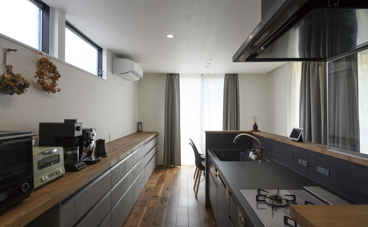 アールギャラリー(アールプランナー)  【ハイグレード/ビルトインガレージ/50坪台/シンプルモダン/理想の間取り】趣味と共に暮らす、非日常空間の建築実例画像13