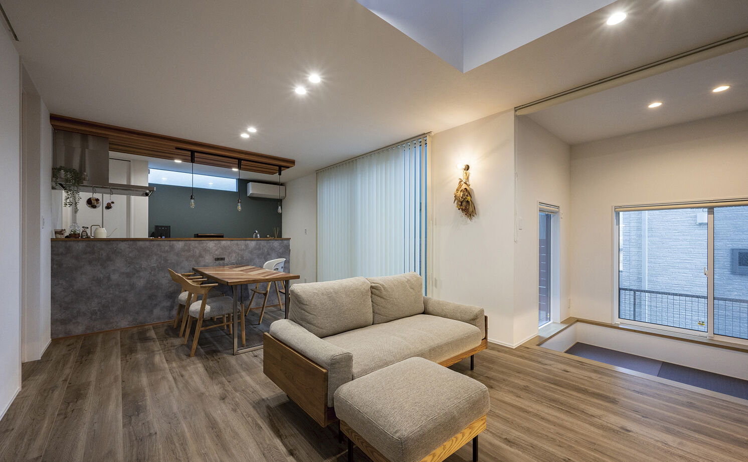 アールギャラリー(アールプランナー) 【1000万円台/30坪台/間取り図】シンプルモダンな空間に広がる開放感。吹抜けとピットリビングのある家の建築実例画像4