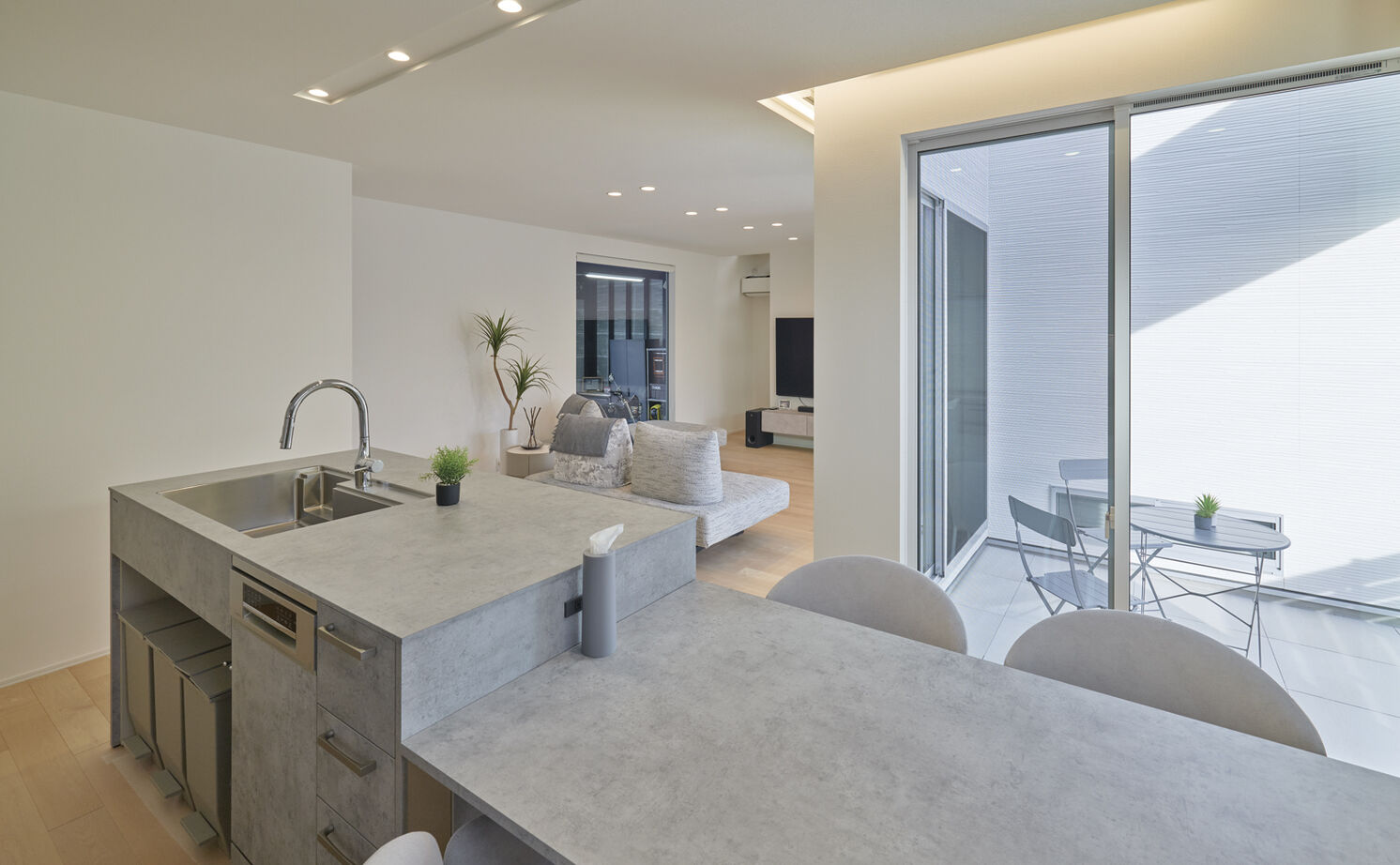 アールギャラリー(アールプランナー) 【3000万円台/ガレージ/2階建て/40坪台/3LDK/間取り図】趣味空間、暮らしやすさを叶えたガレージハウスの建築実例画像9