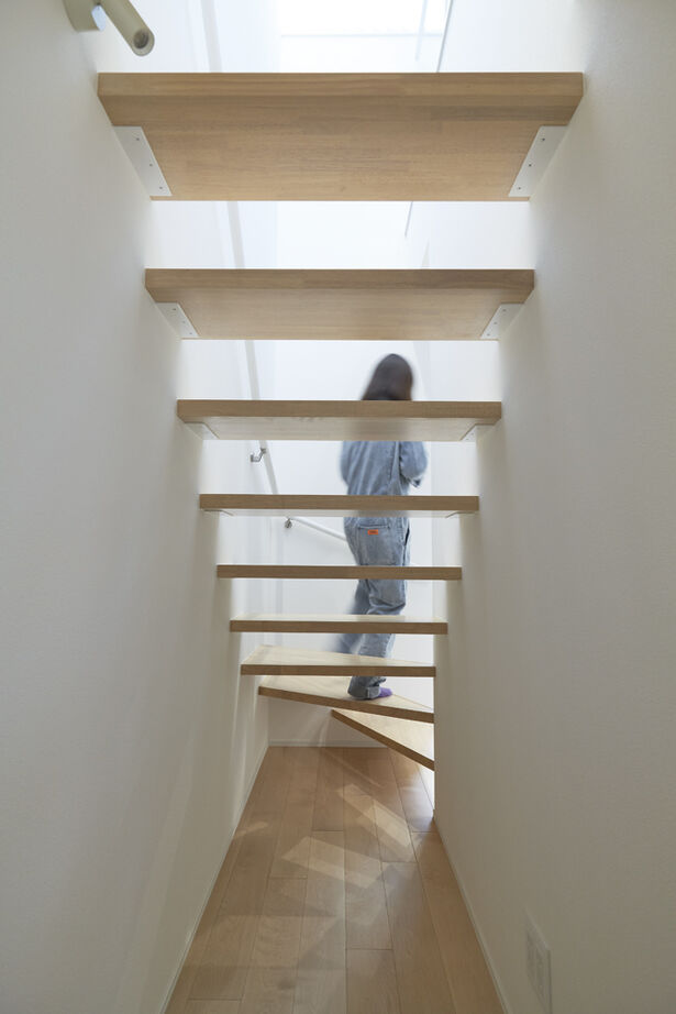 アールギャラリー(アールプランナー) 【3000万円台/ガレージ/2階建て/40坪台/3LDK/間取り図】趣味空間、暮らしやすさを叶えたガレージハウスの建築実例画像11