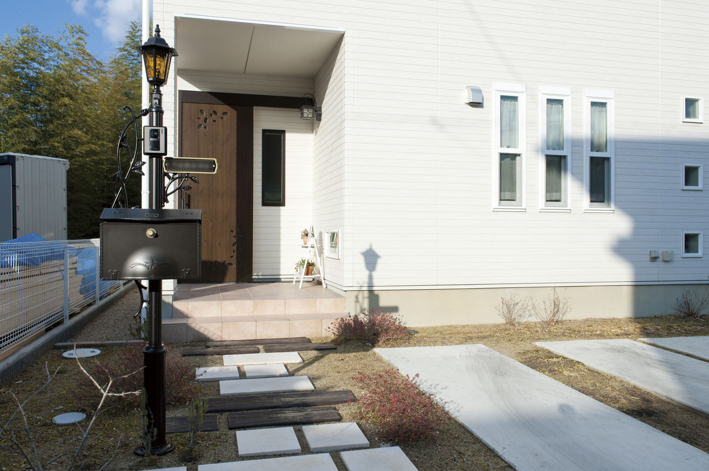 リアルホーム 大空間を確保しながら耐震性に優れる　白を基調とした雑貨を楽しむ家の建築実例画像8