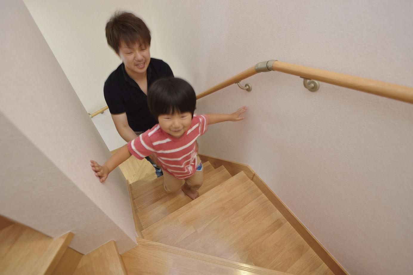 リアルホーム 空間をひと続きにした　広がるリビングが家族を繋ぐ家の建築実例画像6