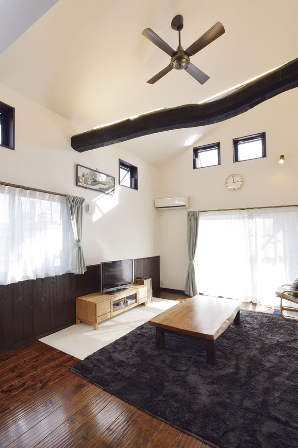 リアルホーム 【鈴鹿の家】独自のルートで古材を入手！古材を活かした見事な梁が演出する「古民家風の家」の建築実例画像3