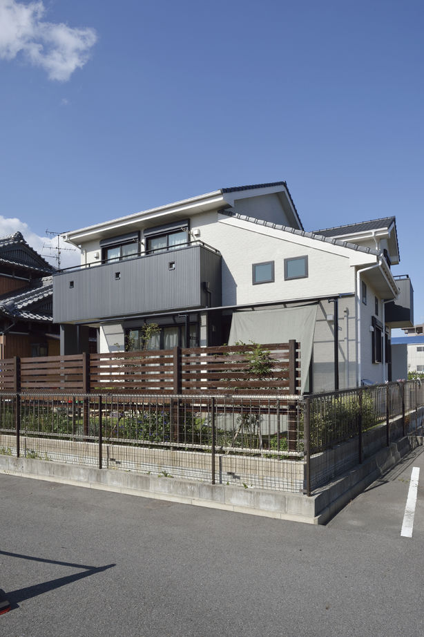 リアルホーム 【鈴鹿の家】独自のルートで古材を入手！古材を活かした見事な梁が演出する「古民家風の家」の建築実例画像6