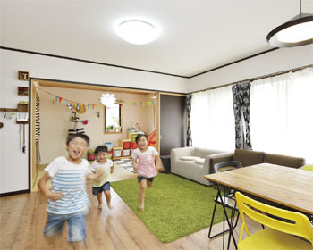 リアルホーム 【津の家】「家で遊ぶのが楽しい！」。アウトドア用品を収納できる土間収納や浴室から臨める中庭のある家の建築実例画像2