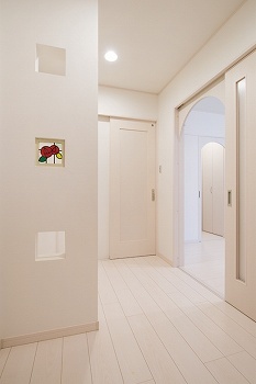 リアルホーム 【四日市の家】予算内で実現！パパ念願のガレージと、ママのお気に入りの雑貨が映える家の建築実例画像7