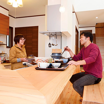 リアルホーム 【四日市/見学可能】家族6人の顔が見える居酒屋風キッチン!間取りに工夫がつまった2000万円で建つ家の実例の建築実例画像9