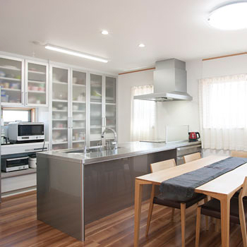 リアルホーム 【三重県/間取り図】2階LDKでプライバシーも配慮!中庭のあるおしゃれな店舗併用住宅で夢だったカフェを実現の建築実例画像5