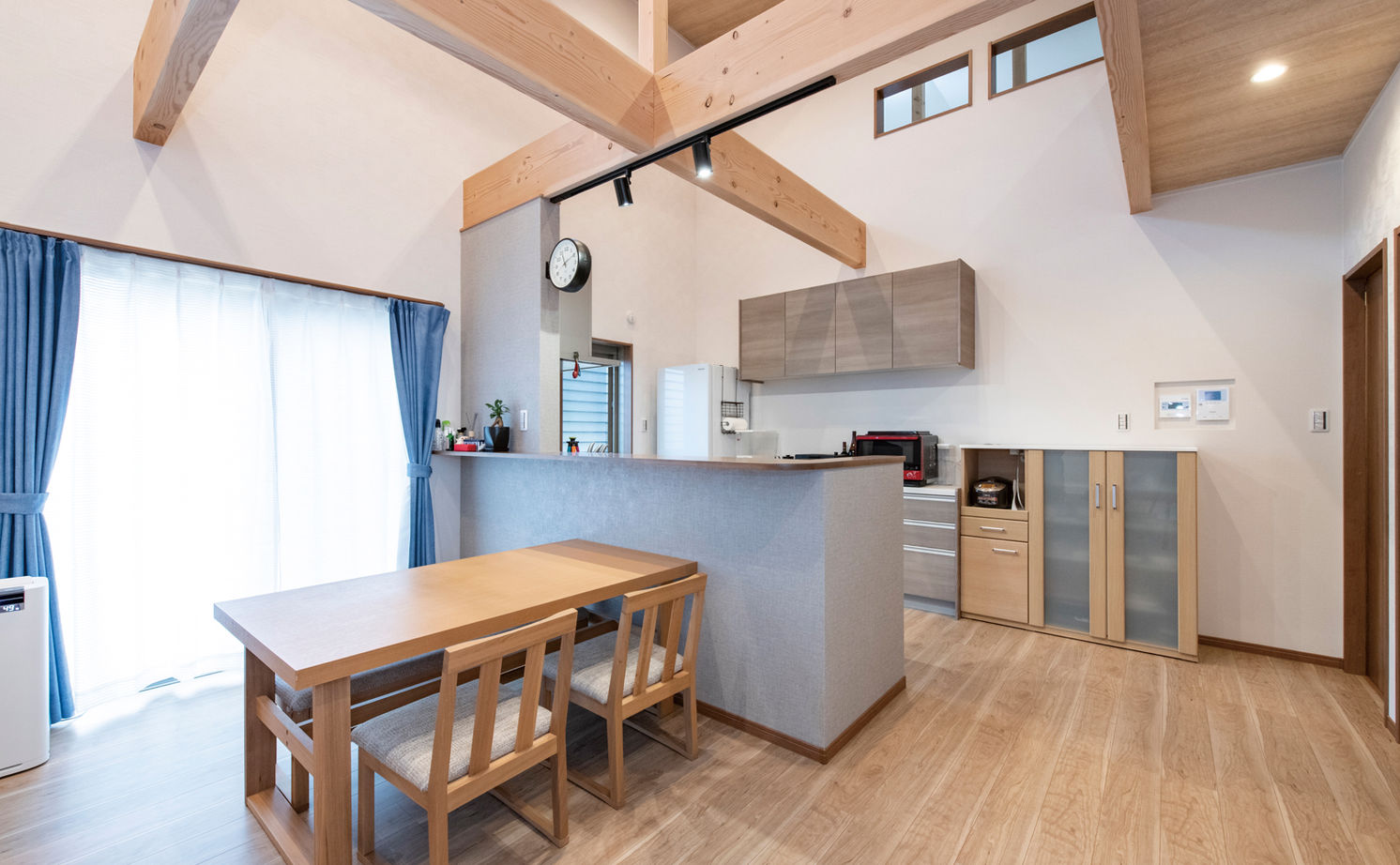 リアルホーム 【平屋/2000万円台/34坪台】エアコン一台で夏も冬も快適！土間収納にロフト、坪庭を設けたこだわりの平屋の建築実例画像6