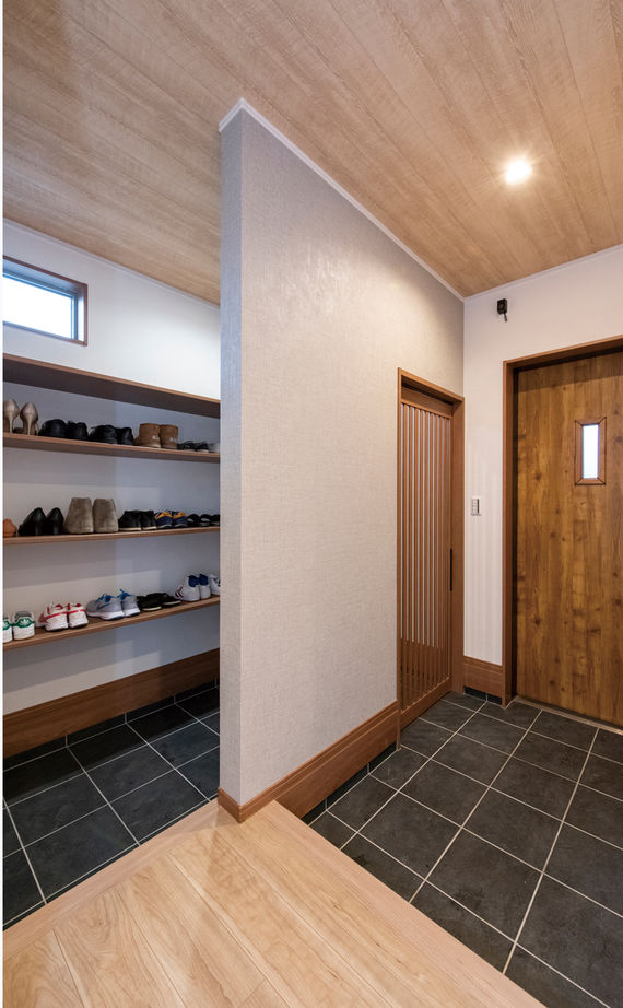 リアルホーム 【平屋/2000万円台/34坪台】エアコン一台で夏も冬も快適！土間収納にロフト、坪庭を設けたこだわりの平屋の建築実例画像8