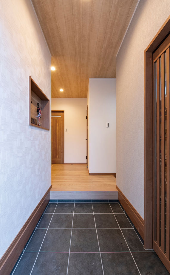 リアルホーム 【平屋/2000万円台/34坪台】エアコン一台で夏も冬も快適！土間収納にロフト、坪庭を設けたこだわりの平屋の建築実例画像9