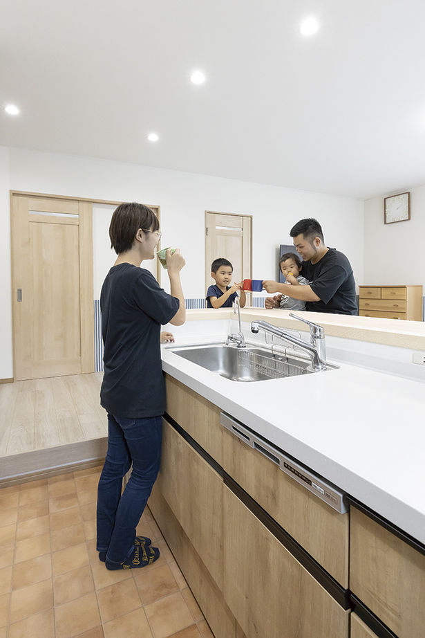 リアルホーム 【三重県|間取り図|2000万円台】家事ラク動線で時短に♪住みやすく、互いがのびのび暮らせる二世帯住宅実例の建築実例画像3