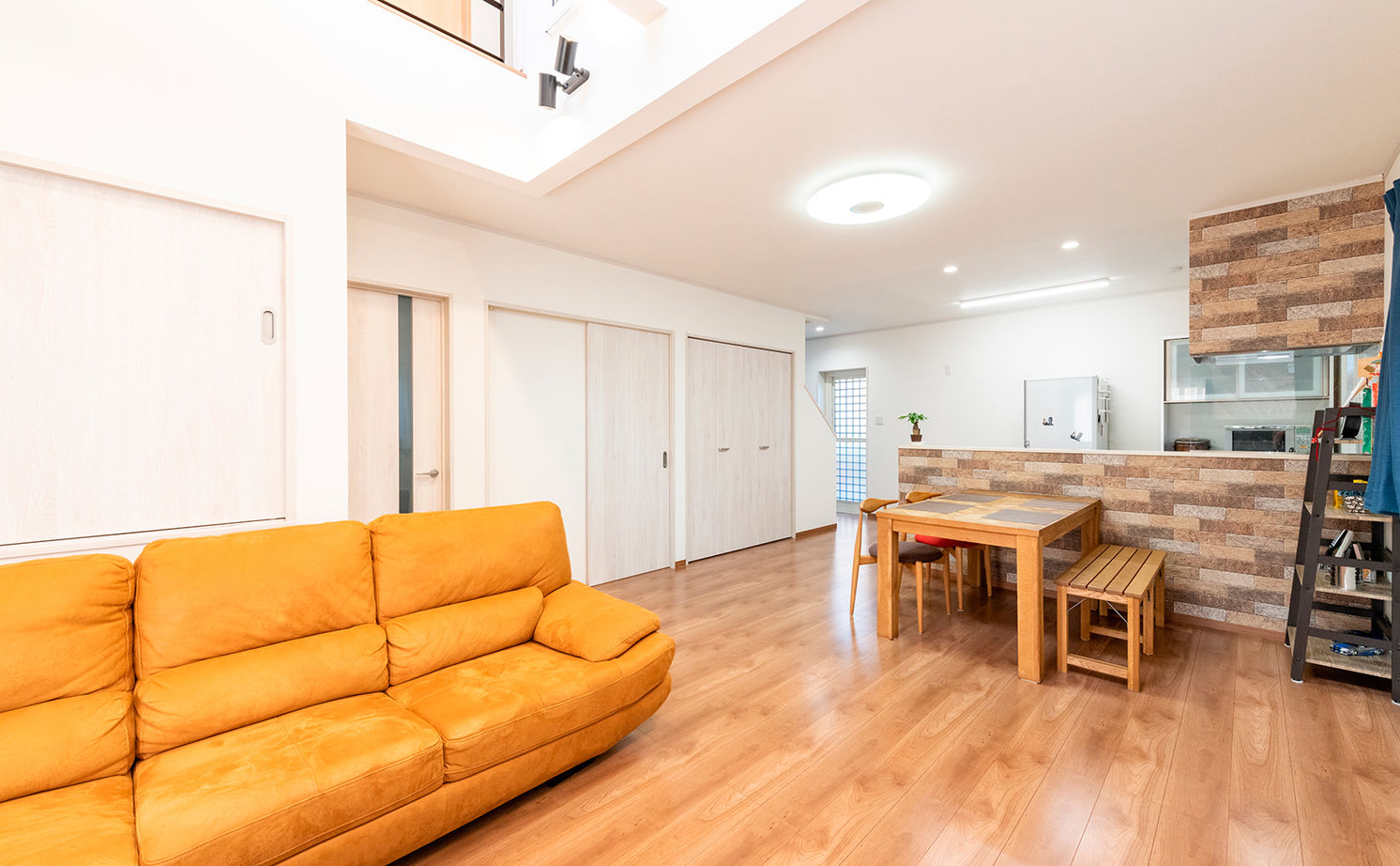 リアルホーム 【三重県/1000万円台/間取り図/吹抜け】無駄を省き、約30坪でも収納充実！シンプルで住みやすい2階建て実例の建築実例画像7