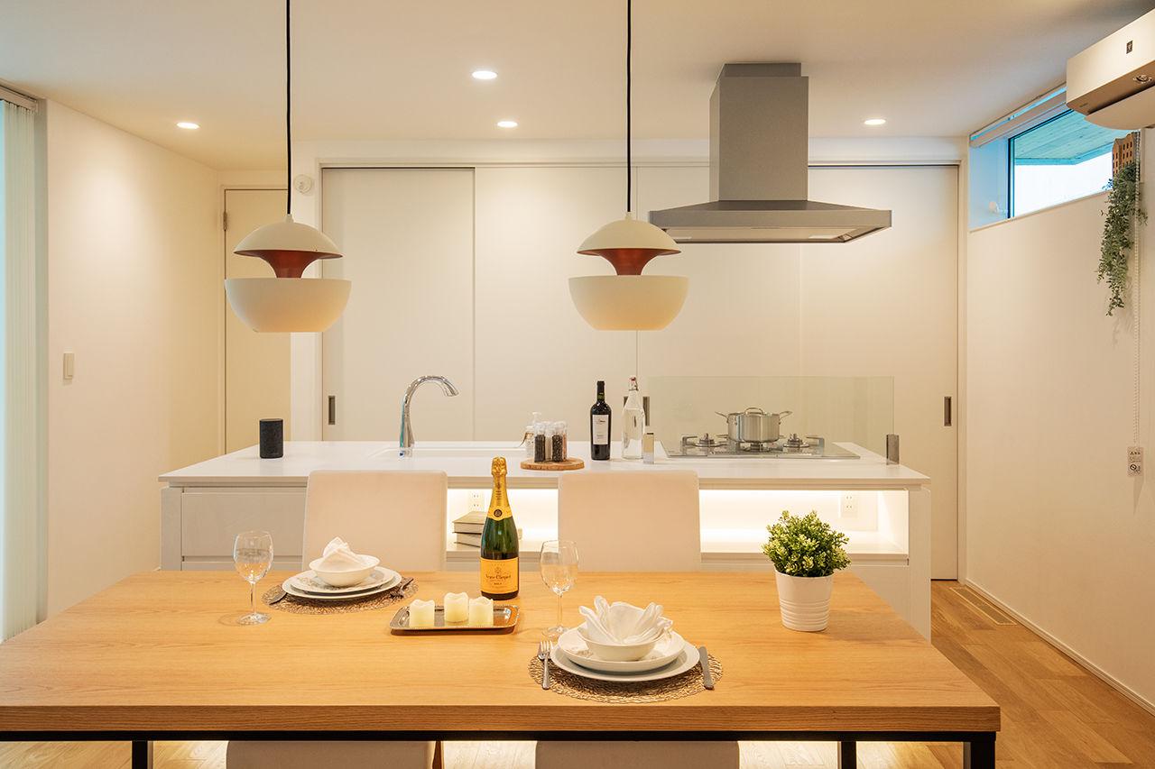 サンジョーホーム 【リゾート×ホテルライク/間取り図】坪庭・中庭で雨音も心地いいBGMに。素材の質感が随所に光る実例の建築実例画像4