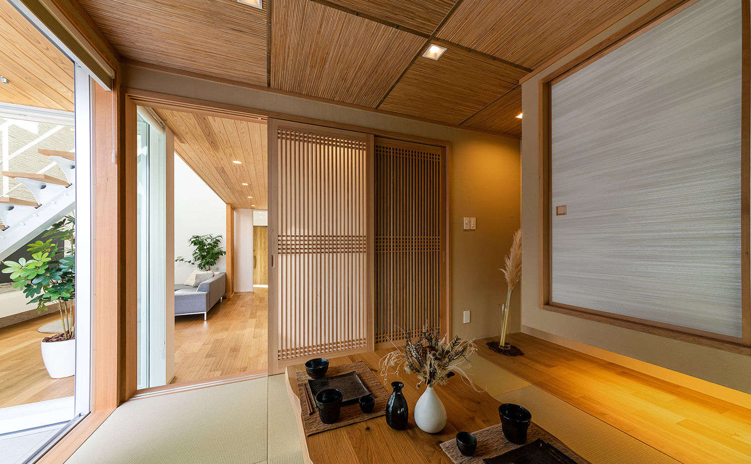 サンジョーホーム 【ホテルライク/中庭/間取り図】上質な室内。住みやすさとおもてなしを兼ね備えた多彩な居場所のある実例の建築実例画像3