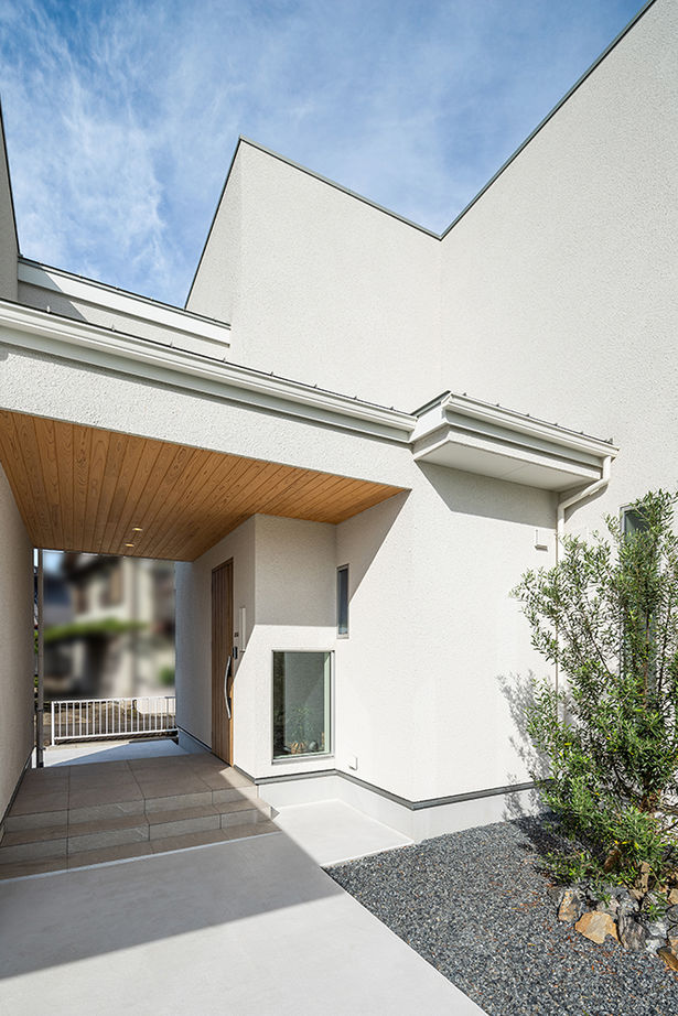 サンジョーホーム 【ホテルライク/中庭/間取り図】上質な室内。住みやすさとおもてなしを兼ね備えた多彩な居場所のある実例の建築実例画像7