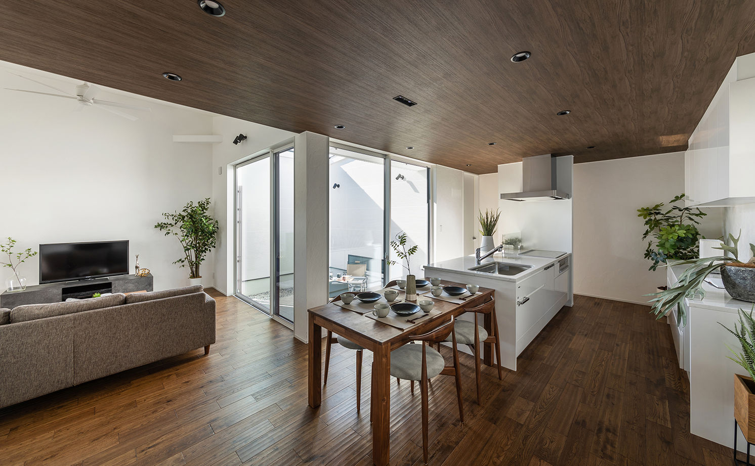 サンジョーホーム 【平屋/中庭/間取り図】モデルハウスを参考にした30坪とは思えない開放的な空間。無駄を省き収納も充実の家の建築実例画像3