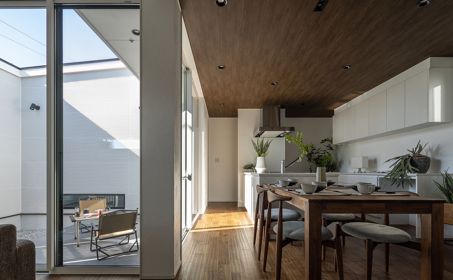 サンジョーホーム 【平屋/中庭/間取り図】モデルハウスを参考にした30坪とは思えない開放的な空間。無駄を省き収納も充実の家の建築実例画像6