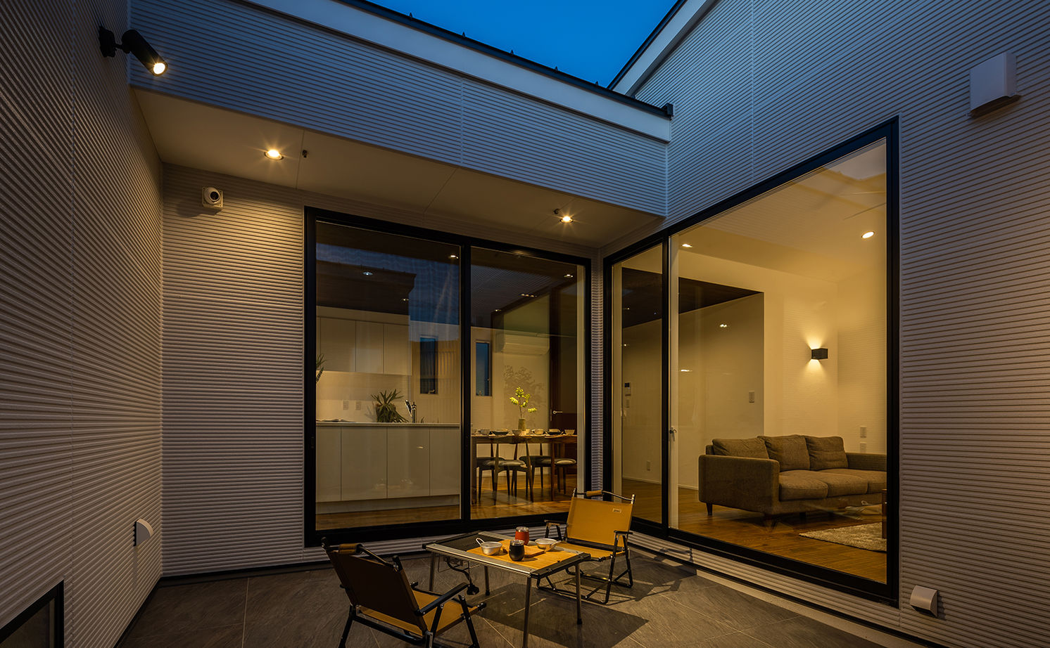 サンジョーホーム 【平屋/中庭/間取り図】モデルハウスを参考にした30坪とは思えない開放的な空間。無駄を省き収納も充実の家の建築実例画像8