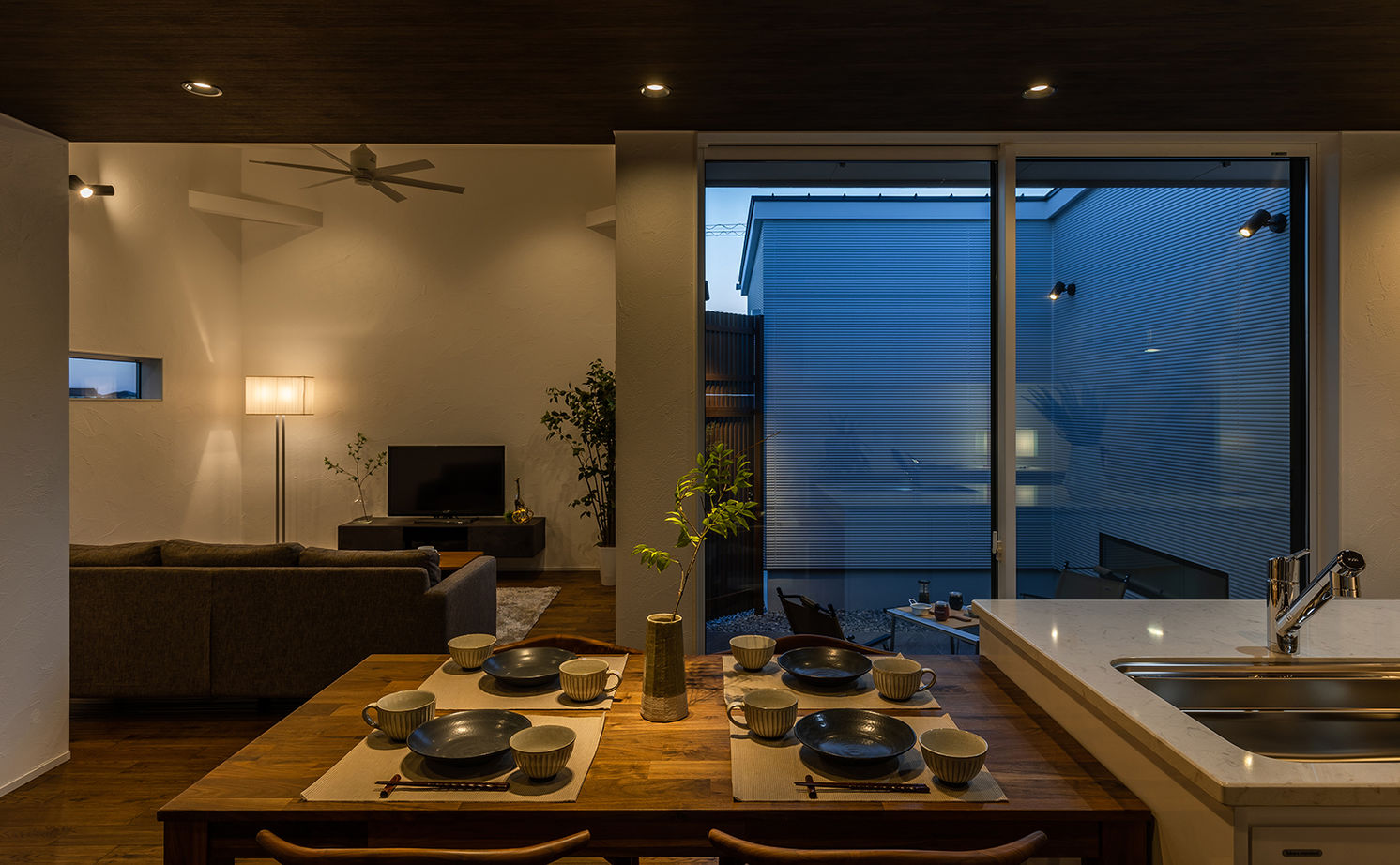 サンジョーホーム 【平屋/中庭/間取り図】モデルハウスを参考にした30坪とは思えない開放的な空間。無駄を省き収納も充実の家の建築実例画像10