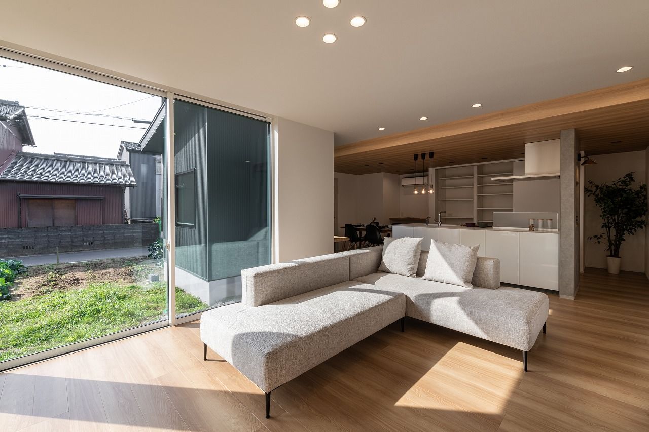 サンジョーホーム 【平屋/1000万円台/間取り図】外とのつながりを意識したL字型。29坪・3LDKのコンパクトな平屋の実例の建築実例画像2