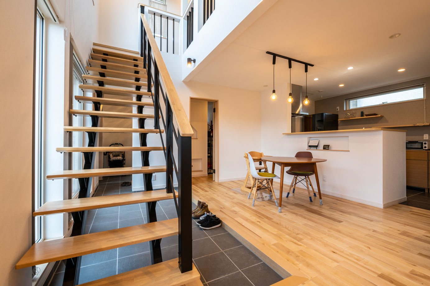 大進ホーム 【札幌市/4LDK/43坪/間取り図有り/2000万円台】冬でも暖かい床暖房仕上げの土間で家族が繋がる住まいの建築実例画像3