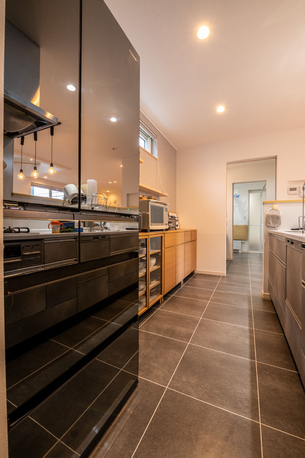 大進ホーム 【札幌市/4LDK/43坪/間取り図有り/2000万円台】冬でも暖かい床暖房仕上げの土間で家族が繋がる住まいの建築実例画像4