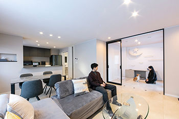 大進ホーム 【2000万円台／41.5坪】片付けやすい、住む人に合わせた収納が充実。ペットも快適に過ごせる空間づくり！の建築実例画像2