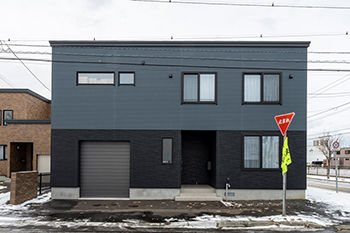 大進ホーム 【2000万円台／35坪】収納計画を立て、片付けやすさと家事ラク動線を実現。1階にインナーガレージ＆LDKの建築実例画像1