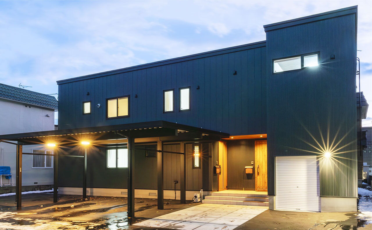 大進ホーム 【札幌市／68.5坪／二世帯】それぞれの暮らしやすさと安心感を両立させた、完全分離型の二世帯住宅の建築実例画像1