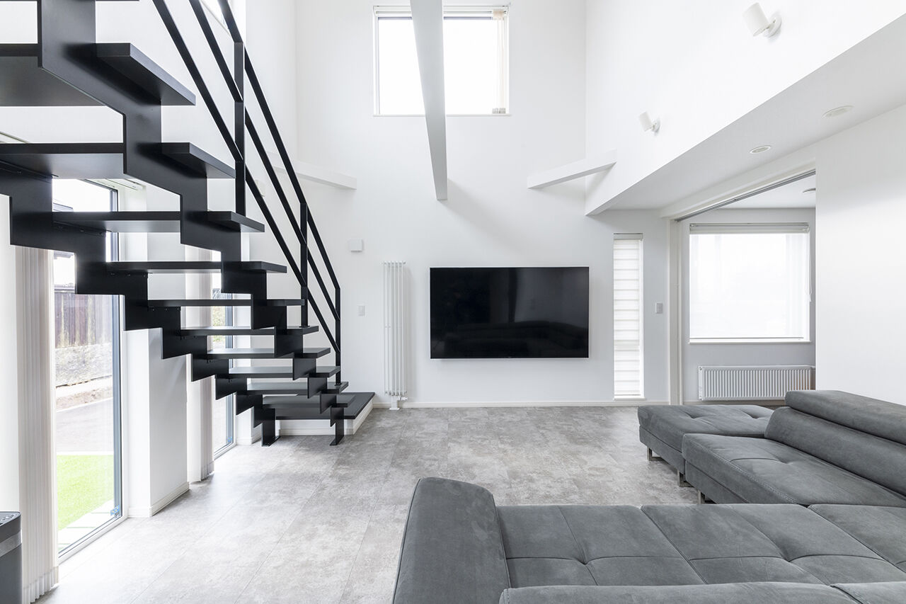 大進ホーム 【岩見沢市／ホテルライク】吹抜け×大開口の22帖LDK。音響設備搭載キッチンで、気分が上がる料理時間をの建築実例画像3