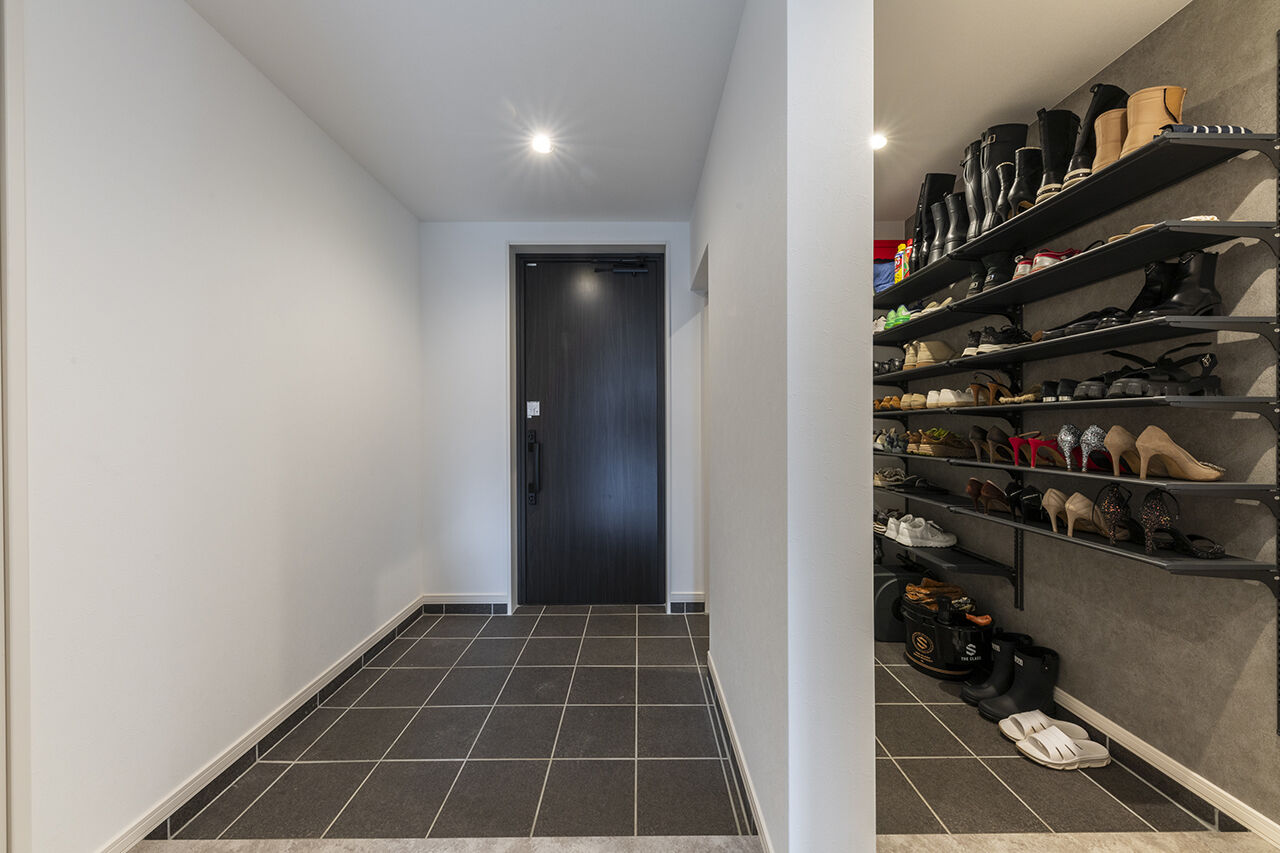 大進ホーム 【岩見沢市／ホテルライク】吹抜け×大開口の22帖LDK。音響設備搭載キッチンで、気分が上がる料理時間をの建築実例画像9