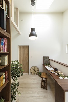 アイワホーム 【本体価格2336万円/48.03坪】理想の世界感を叶えた、光溢れるシャビーシックで柔らかな空気が漂う白い家の建築実例画像7