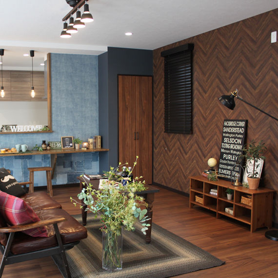 アイワホーム 【本体価格2290万円/30.9坪】シャープな勾配のある屋根とブラックの外壁がひときわ目を引く平屋の住まいの建築実例画像3