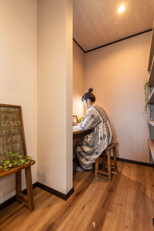 アイワホーム 【本体価格2290万円/34.9坪/平屋】「座る」リビングで空間を演出した、ダウンフロアのある平屋の住まいの建築実例画像8