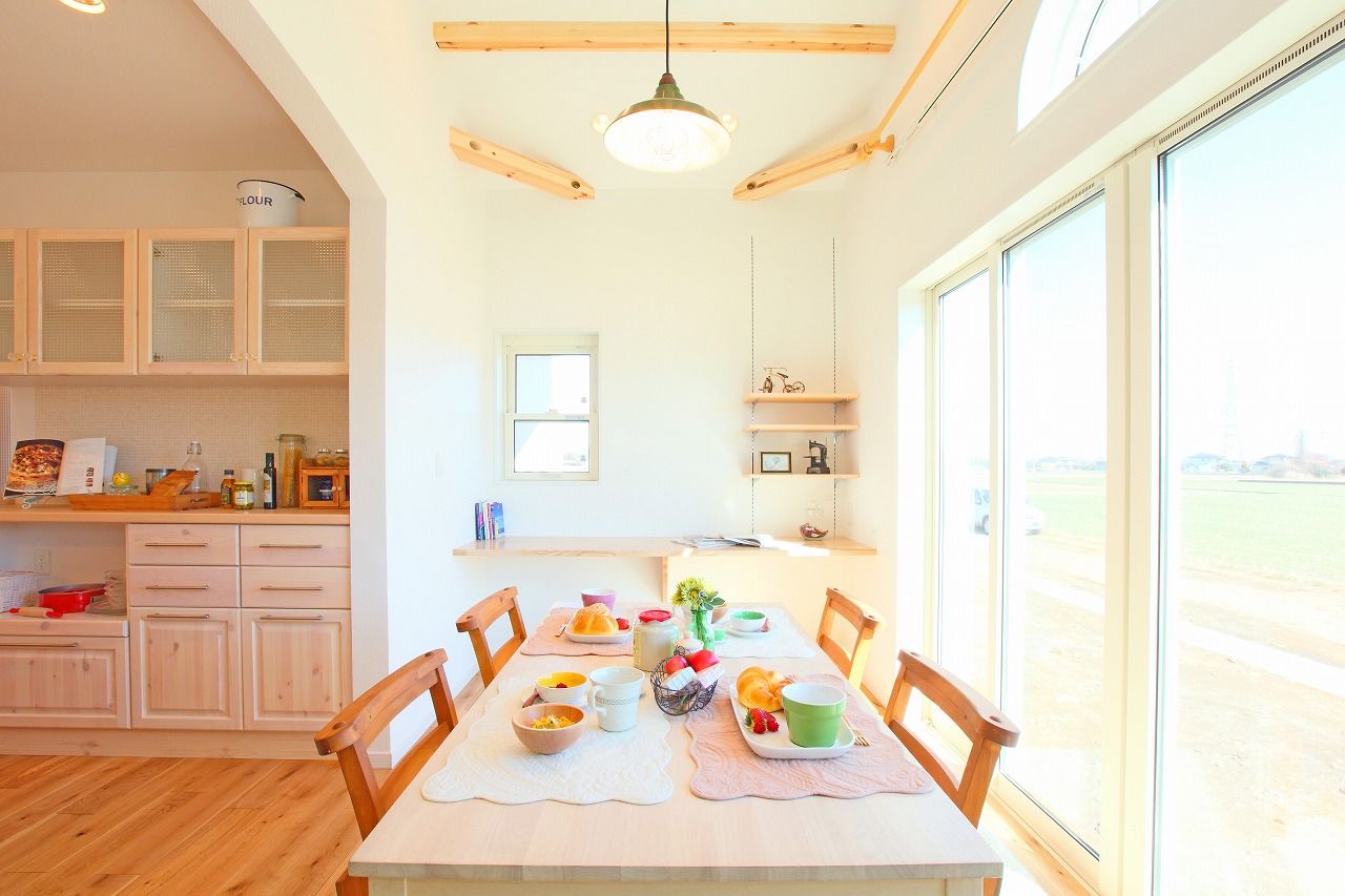 アイワホーム 【本体価格2430万円/61.6坪】趣味を楽しむガレージのあるナチュラルテイストの住まいの建築実例画像2