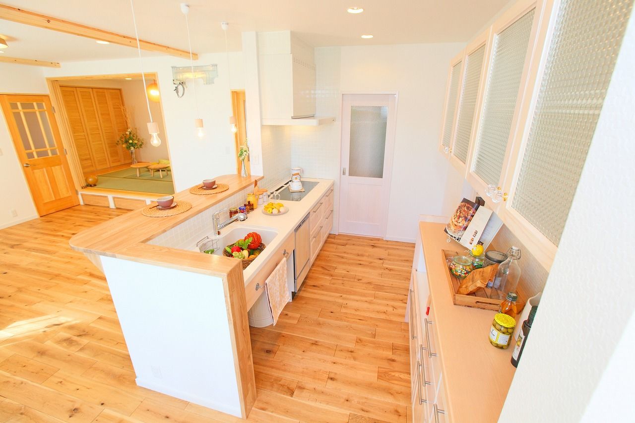 アイワホーム 【本体価格2430万円/61.6坪】趣味を楽しむガレージのあるナチュラルテイストの住まいの建築実例画像5