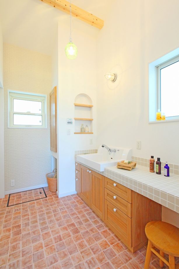 アイワホーム 【本体価格2430万円/61.6坪】趣味を楽しむガレージのあるナチュラルテイストの住まいの建築実例画像8