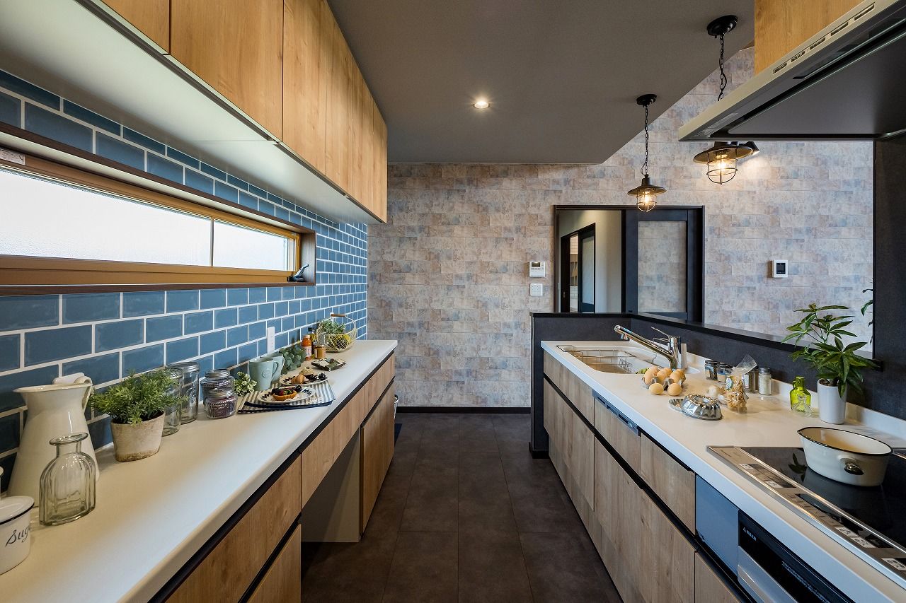 アイワホーム 【本体価格2680万円/37.2坪】高い天井のリビングと低い天井の和室がある、空間を上手に使った平屋の建築実例画像6