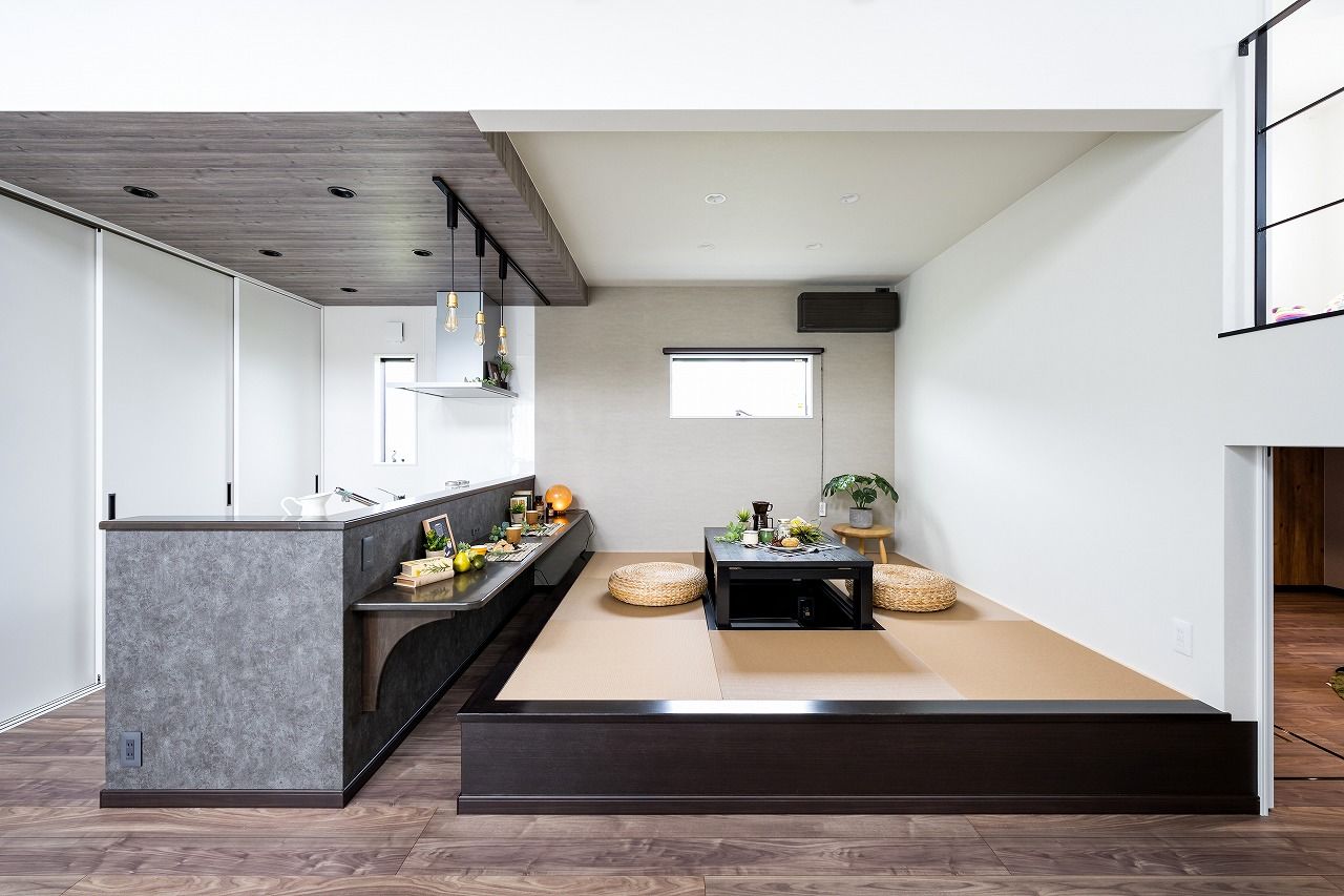 アイワホーム 【本体価格2500万円/38.3坪】白を基調とした洗練されたデザインのスキップフロアにキッズルームがある平屋の建築実例画像3