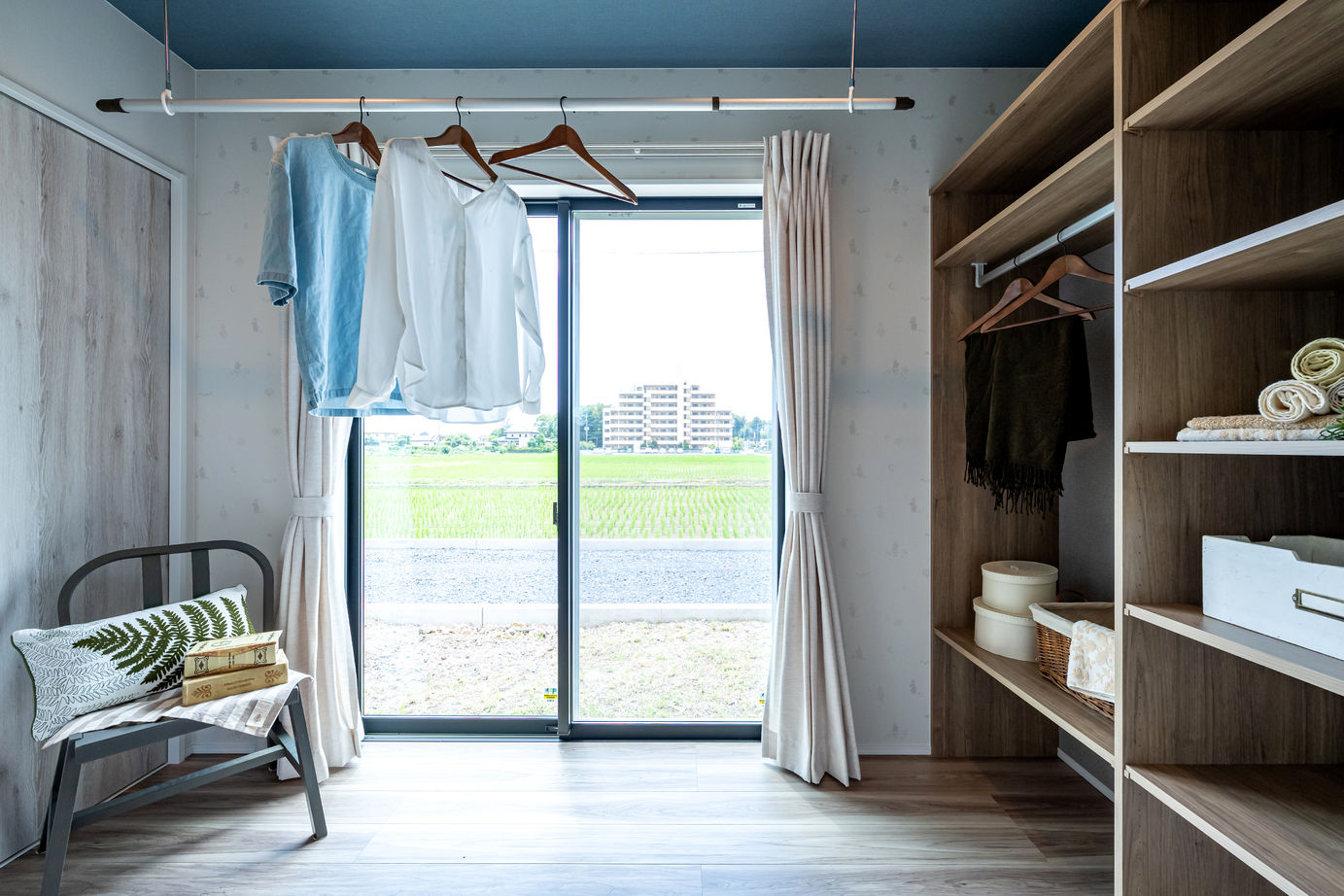 アイワホーム 【本体価格2680万円/39.0坪/平屋】白のラップサイディングが爽やかな平屋の建築実例画像9