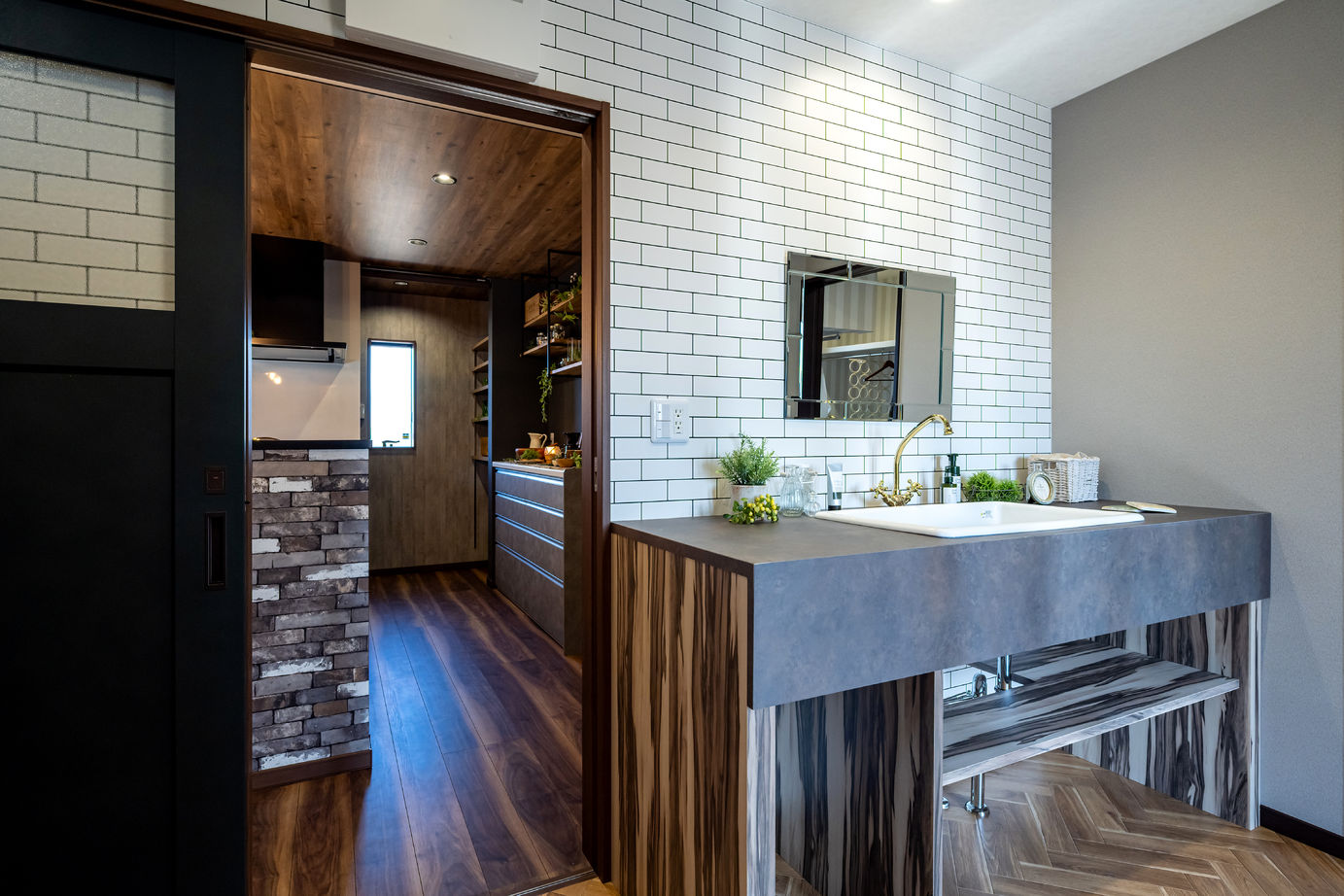 アイワホーム 【本体価格2480万円/34.19坪/平屋】モダンなデザイン×機能的な動線で暮らしやすい平屋の建築実例画像5