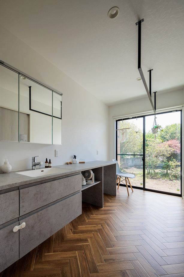 アイワホーム 【本体価格2500万円/34.8坪/平屋】直線的なフォルムが印象的。開放的な空間に映える無垢材の心地よさの建築実例画像7