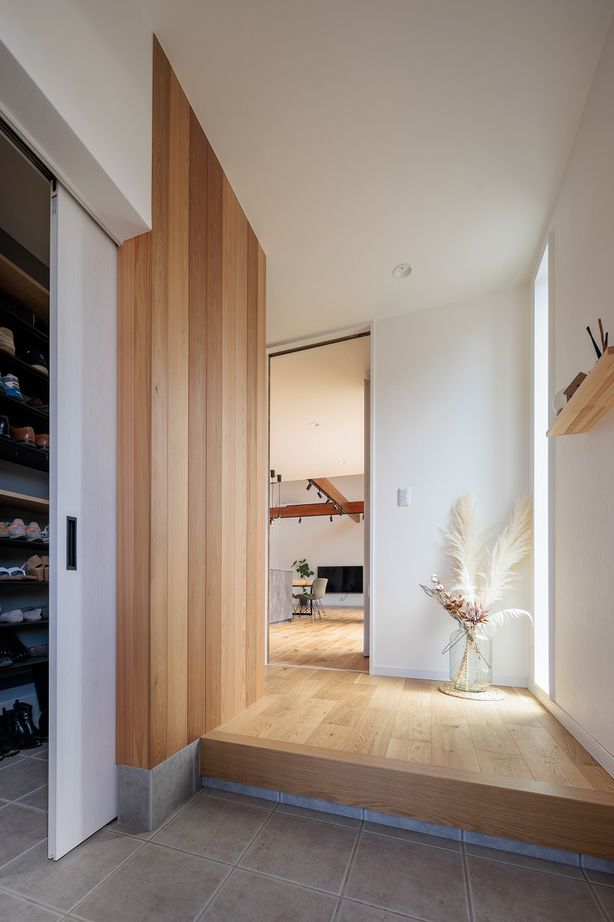 アイワホーム 【本体価格2500万円/34.8坪/平屋】直線的なフォルムが印象的。開放的な空間に映える無垢材の心地よさの建築実例画像8