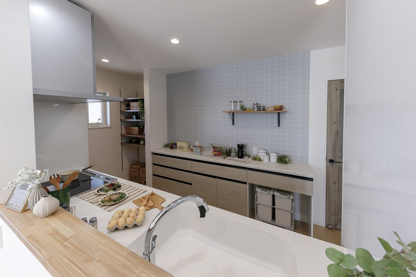 アイワホーム 【本体価格2500～2999万円/33.5坪】のびやかな空間に家事ラクな動線。メリハリのある暮らしを楽しむ平屋の建築実例画像6