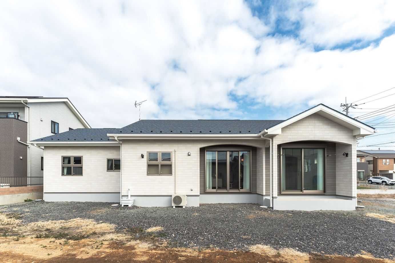 アイワホーム 【本体価格2500～2999万円/42.7坪】開放感溢れる天井とのびやかな空間でメリハリのある暮らしを楽しむ平屋の建築実例画像10