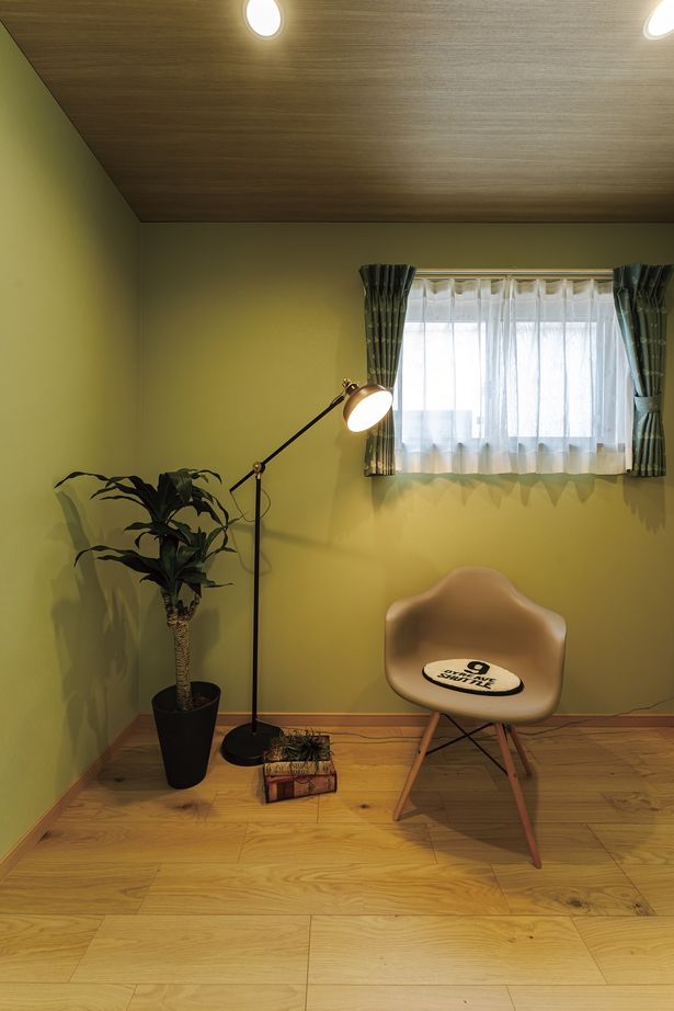 アイワホーム 【本体価格2000～2500万円/26.8坪】のびやかな勾配天井と回遊動線が◎好きな色が映えるナチュラルな平屋の建築実例画像5