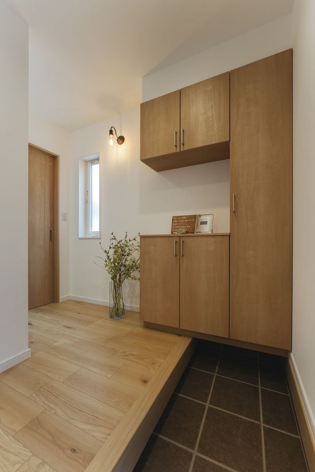 アイワホーム 【本体価格2000～2500万円/26.8坪】のびやかな勾配天井と回遊動線が◎好きな色が映えるナチュラルな平屋の建築実例画像8