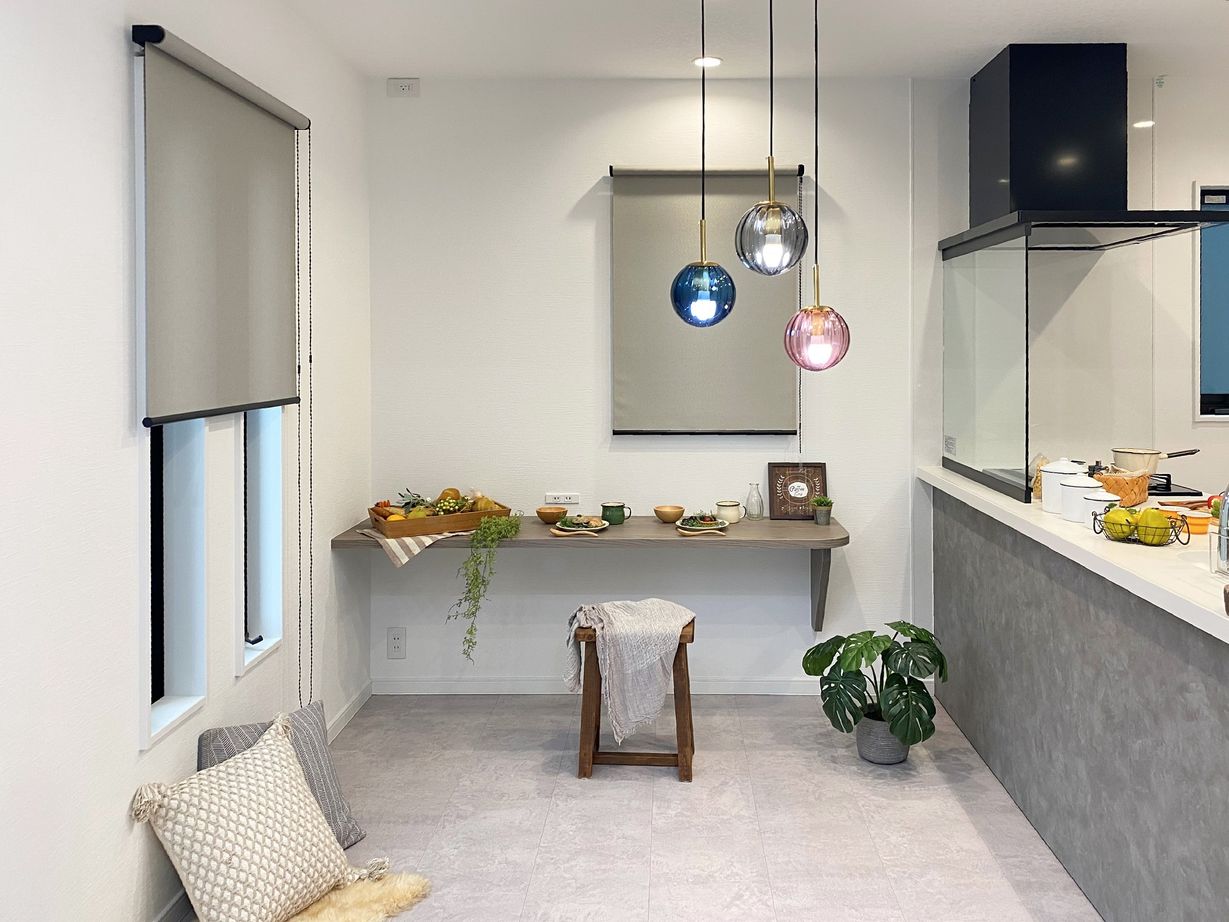 アイワホーム 【本体価格2000～2500万円/35坪】ホテルライクな空間を彩る照明に、多彩なクロスなど遊び心溢れる家の建築実例画像4